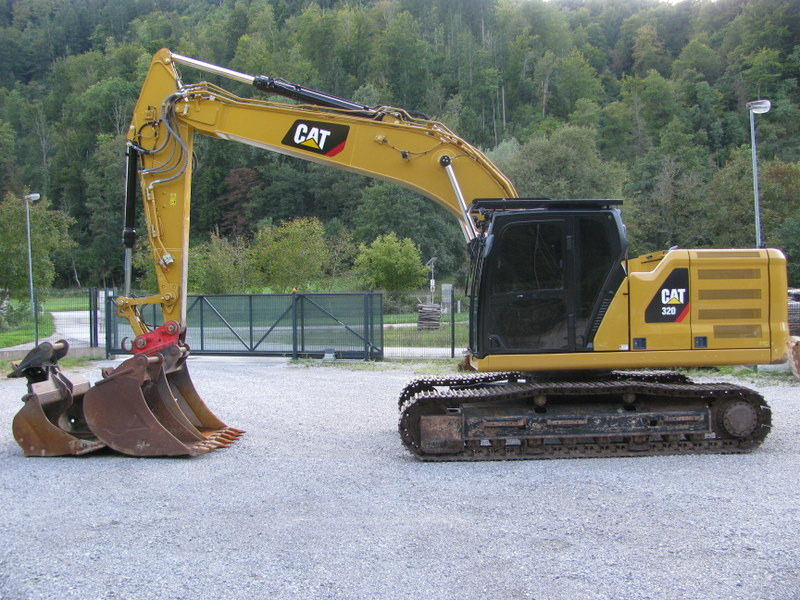 CATERPILLAR 320 with 3 buckets 6.815 houers - Bandgrävare: bild 3 CATERPILLAR 320 with 3 buckets 6.815 houers - Bandgrävare: bild 3