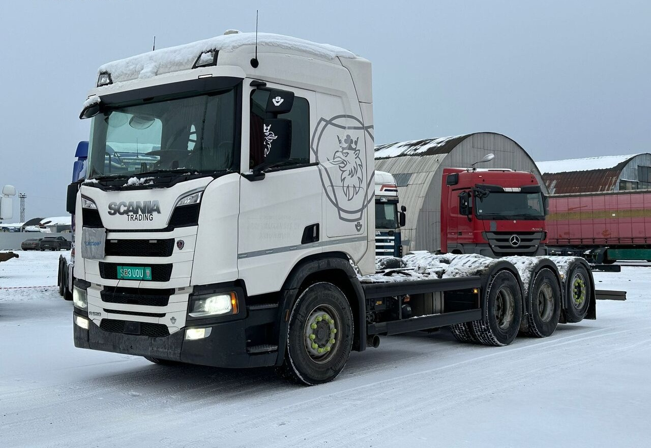 Scania R520 8x4 ADR - Chassi lastbil: bild 1 Scania R520 8x4 ADR - Chassi lastbil: bild 1