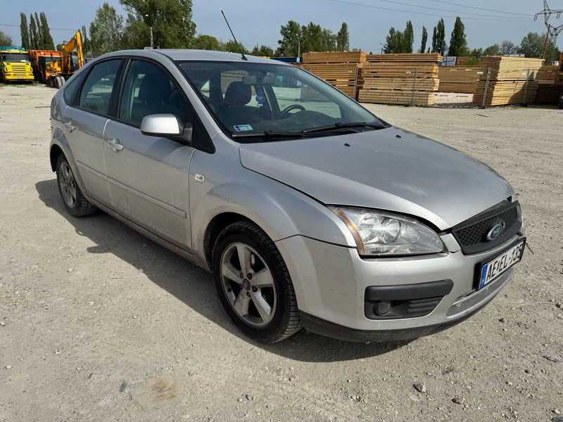 Ford Focus 1,6 i - Damaged Car - Hatchback/ Halvkombi: bild 2 Ford Focus 1,6 i - Damaged Car - Hatchback/ Halvkombi: bild 2