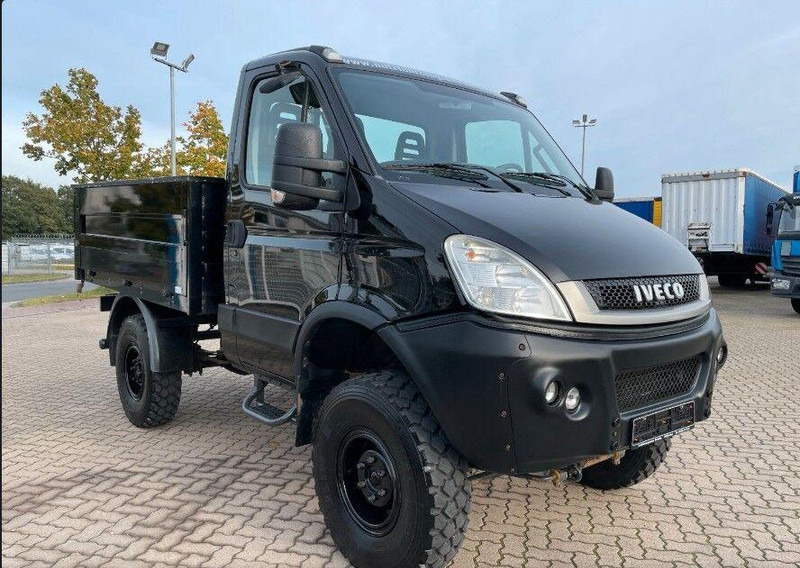 Iveco 35S17 W 4x4 Flatbed - Transportbil med flak: bild 2 Iveco 35S17 W 4x4 Flatbed - Transportbil med flak: bild 2