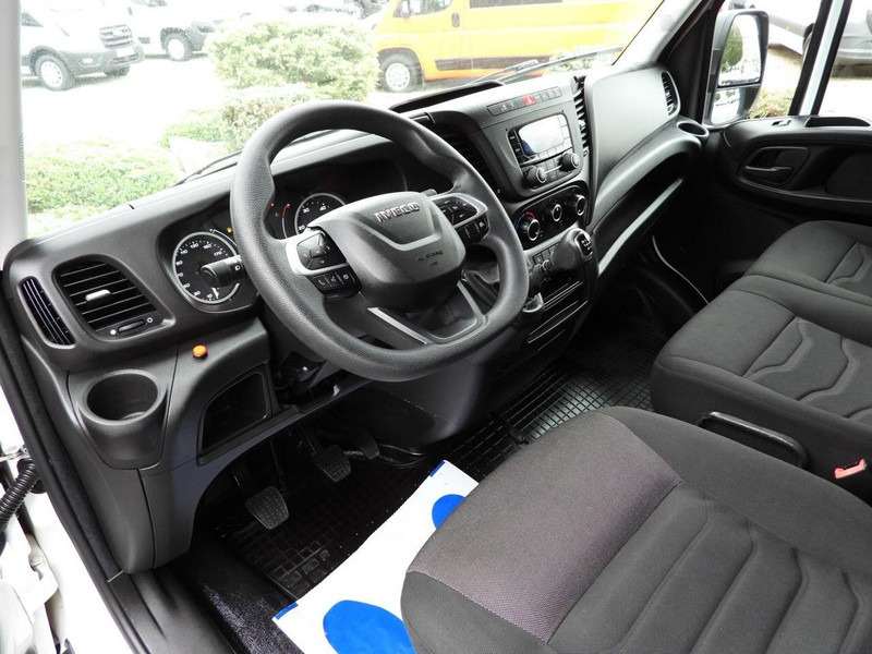 Iveco DAILY 35S18 - Transportbil med kapell: bild 2 Iveco DAILY 35S18 - Transportbil med kapell: bild 2