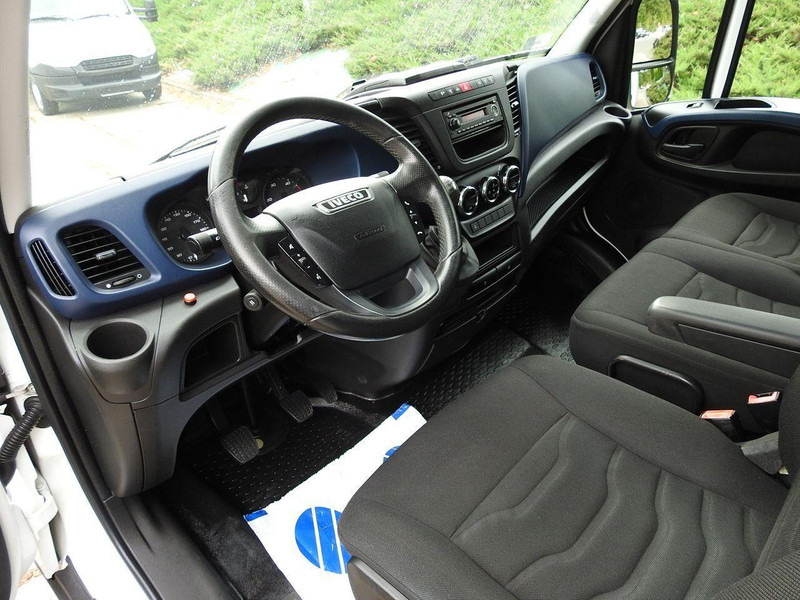 Iveco DAILY 35S18 PLANDEKA WINDA 8 PALET TEMPOMAT KLIMATYZACJA 180KM - Transportbil med kapell: bild 2 Iveco DAILY 35S18 PLANDEKA WINDA 8 PALET TEMPOMAT KLIMATYZACJA 180KM - Transportbil med kapell: bild 2