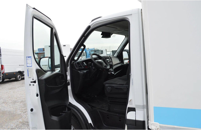 Kylbil lastbil Iveco DAILY 60C15 REFRIGERATOR + SIDE AND REAR DOORS, LIFT FOLDED UNDE: bild 18 Kylbil lastbil Iveco DAILY 60C15 REFRIGERATOR + SIDE AND REAR DOORS, LIFT FOLDED UNDE: bild 18