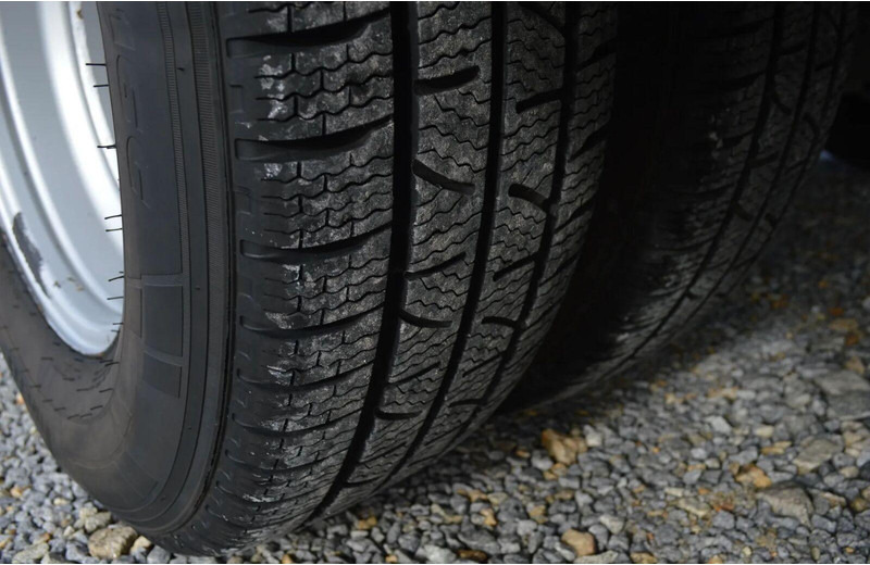 Kylbil lastbil Iveco DAILY 60C15 REFRIGERATOR + SIDE AND REAR DOORS, LIFT FOLDED UNDE: bild 9 Kylbil lastbil Iveco DAILY 60C15 REFRIGERATOR + SIDE AND REAR DOORS, LIFT FOLDED UNDE: bild 9