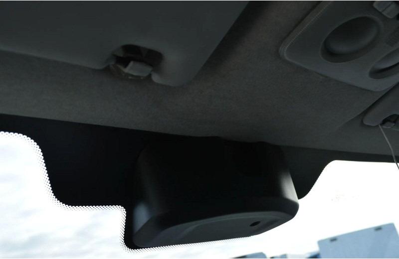 Kylbil lastbil Iveco DAILY 60C15 REFRIGERATOR + SIDE AND REAR DOORS, LIFT FOLDED UNDE: bild 17 Kylbil lastbil Iveco DAILY 60C15 REFRIGERATOR + SIDE AND REAR DOORS, LIFT FOLDED UNDE: bild 17