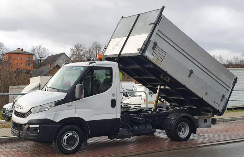 Iveco Daily 35c-14 3 way tipper BENZIN - Transportbil med tippflak: bild 1 Iveco Daily 35c-14 3 way tipper BENZIN - Transportbil med tippflak: bild 1