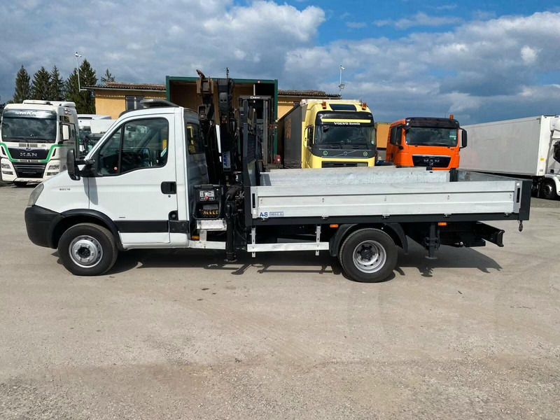 Iveco Daily 65C18 - Flatbed truck + crane - Flakbil, Kranbil: bild 5 Iveco Daily 65C18 - Flatbed truck + crane - Flakbil, Kranbil: bild 5