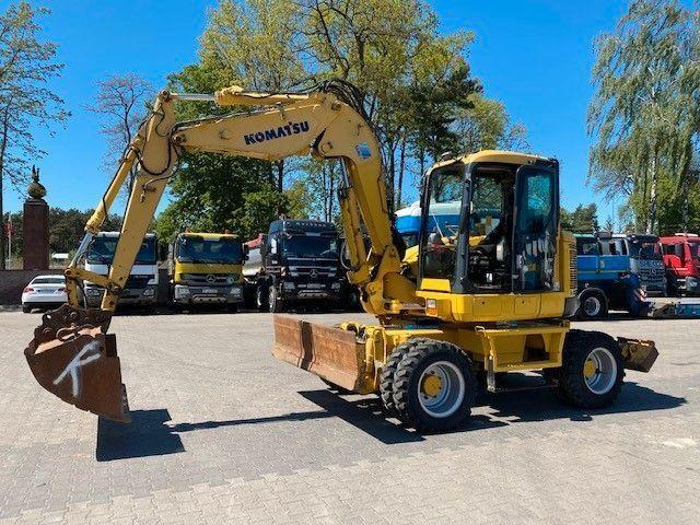 Komatsu PW 118 MR-8 - Grävmaskin på däck: bild 1 Komatsu PW 118 MR-8 - Grävmaskin på däck: bild 1