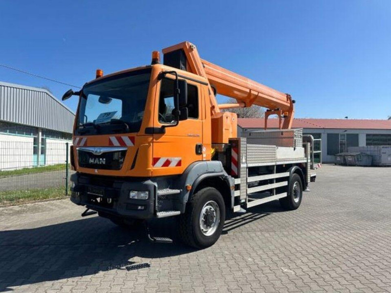 Lastbil, Kranbil MAN TGM 15.250 4x4 Lifting basket - Ruthmann T300.1 30 m: bild 1