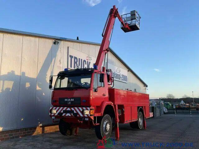 Släck/ Räddningsvagn MAN 18.280 4x4 - Fire truck+lifting basket: bild 8