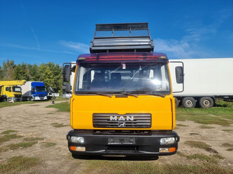 MAN LE 8.180 Meiller Kipper Three-Sided Tipper - 3 old. billencs - T - Tippbil lastbil: bild 2 MAN LE 8.180 Meiller Kipper Three-Sided Tipper - 3 old. billencs - T - Tippbil lastbil: bild 2