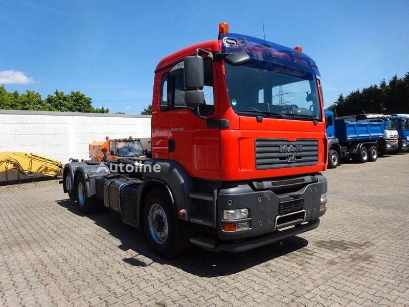 MAN TGA 26.360 - Hook lift truck 6x4 - Lastväxlare lastbil, Kranbil: bild 3 MAN TGA 26.360 - Hook lift truck 6x4 - Lastväxlare lastbil, Kranbil: bild 3