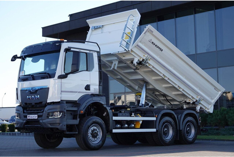 MAN TGS 33.TGS 33.480 / 6X6 / WYWROTKA 3 STRONNA / BORDMATIC / KH KI - Tippbil lastbil: bild 1 MAN TGS 33.TGS 33.480 / 6X6 / WYWROTKA 3 STRONNA / BORDMATIC / KH KI - Tippbil lastbil: bild 1