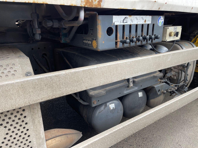 Mercedes-Benz 1833 Absetzkipper Bluetec 5 Klima 2 Hand Orig Km - Containerbil/ Växelflak lastbil, Kranbil: bild 3 Mercedes-Benz 1833 Absetzkipper Bluetec 5 Klima 2 Hand Orig Km - Containerbil/ Växelflak lastbil, Kranbil: bild 3