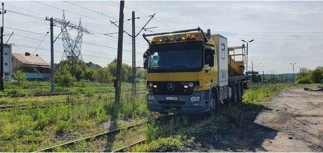 Mercedes-Benz 3344 SRT SCHÖRLING Road Rail Railway Zweiweg - Billift: bild 4 Mercedes-Benz 3344 SRT SCHÖRLING Road Rail Railway Zweiweg - Billift: bild 4