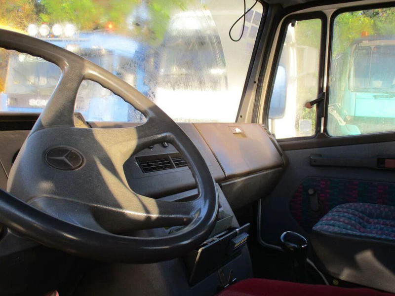 Mercedes-Benz 711D - Doka towing truck - Bärgningsbil: bild 5 Mercedes-Benz 711D - Doka towing truck - Bärgningsbil: bild 5