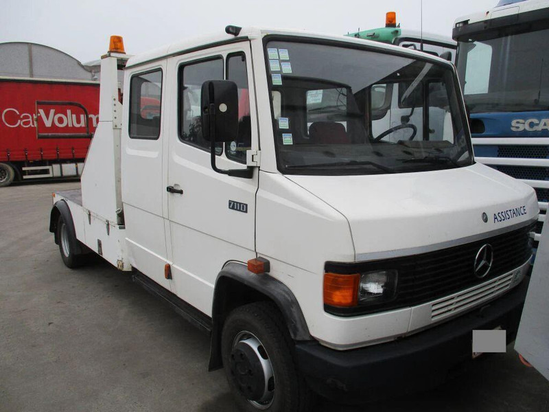 Mercedes-Benz 711D - Doka towing truck - Bärgningsbil: bild 4 Mercedes-Benz 711D - Doka towing truck - Bärgningsbil: bild 4