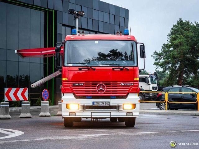 Mercedes-Benz ACTROS 1835 4x2 ZIEGLER FIRE BRIGADE - Släck/ Räddningsvagn: bild 3 Mercedes-Benz ACTROS 1835 4x2 ZIEGLER FIRE BRIGADE - Släck/ Räddningsvagn: bild 3
