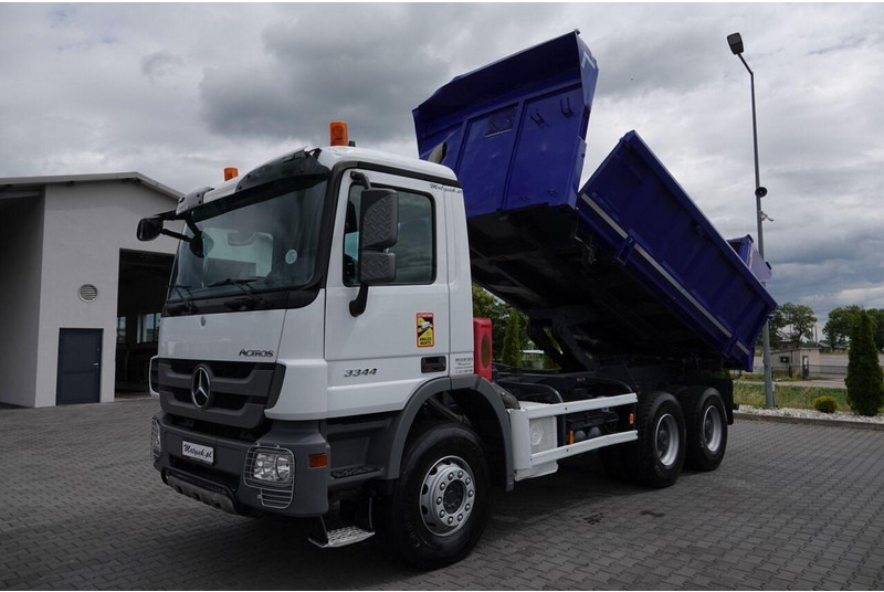 Mercedes-Benz ACTROS 3344 / 6x4 / WYWROTKA 2 STR / BORDMATIC / HYDROBURTA / HY - Tippbil lastbil: bild 3 Mercedes-Benz ACTROS 3344 / 6x4 / WYWROTKA 2 STR / BORDMATIC / HYDROBURTA / HY - Tippbil lastbil: bild 3