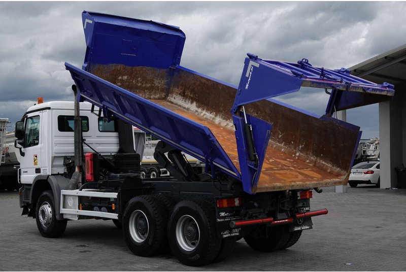 Mercedes-Benz ACTROS 3344 / 6x4 / WYWROTKA 2 STR / BORDMATIC / HYDROBURTA / HY - Tippbil lastbil: bild 4 Mercedes-Benz ACTROS 3344 / 6x4 / WYWROTKA 2 STR / BORDMATIC / HYDROBURTA / HY - Tippbil lastbil: bild 4