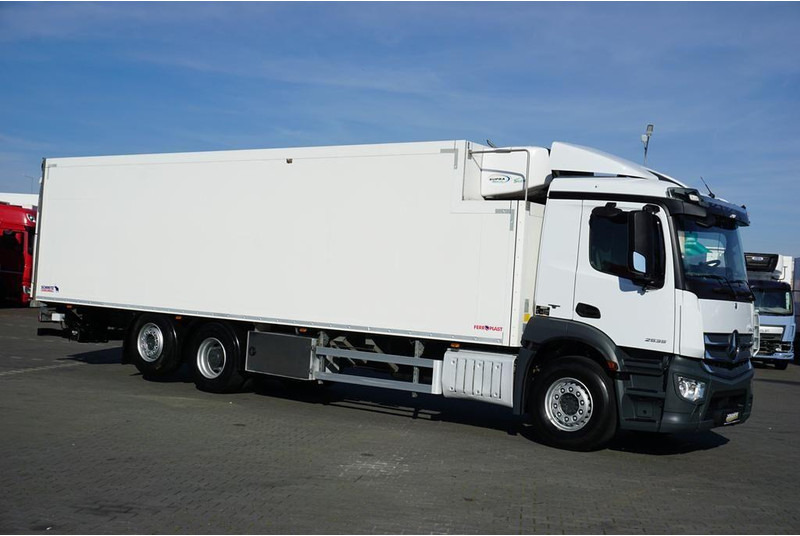 Mercedes-Benz ANTOS / 2535 / EURO 6 / CHŁODNIA + WINDA / 23 PALETY / OŚ SKRĘTN - Kylbil lastbil: bild 4 Mercedes-Benz ANTOS / 2535 / EURO 6 / CHŁODNIA + WINDA / 23 PALETY / OŚ SKRĘTN - Kylbil lastbil: bild 4