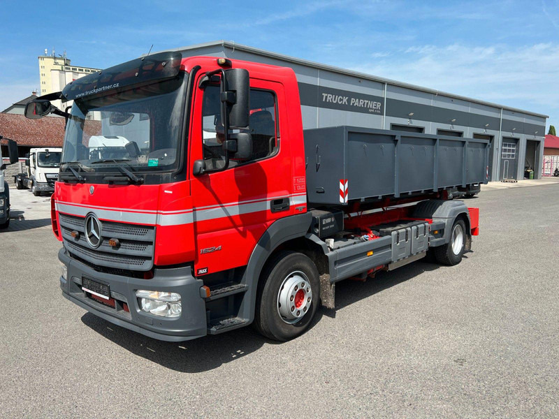 Mercedes-Benz ATEGO 1524, ABROLLKIPPER HIAB 1570MM - Flakbil, Kranbil: bild 1 Mercedes-Benz ATEGO 1524, ABROLLKIPPER HIAB 1570MM - Flakbil, Kranbil: bild 1