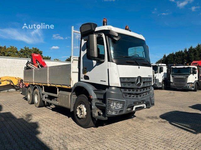 Mercedes-Benz Arocs 2636 - Flatbed truck + crane - Flakbil, Kranbil: bild 1 Mercedes-Benz Arocs 2636 - Flatbed truck + crane - Flakbil, Kranbil: bild 1