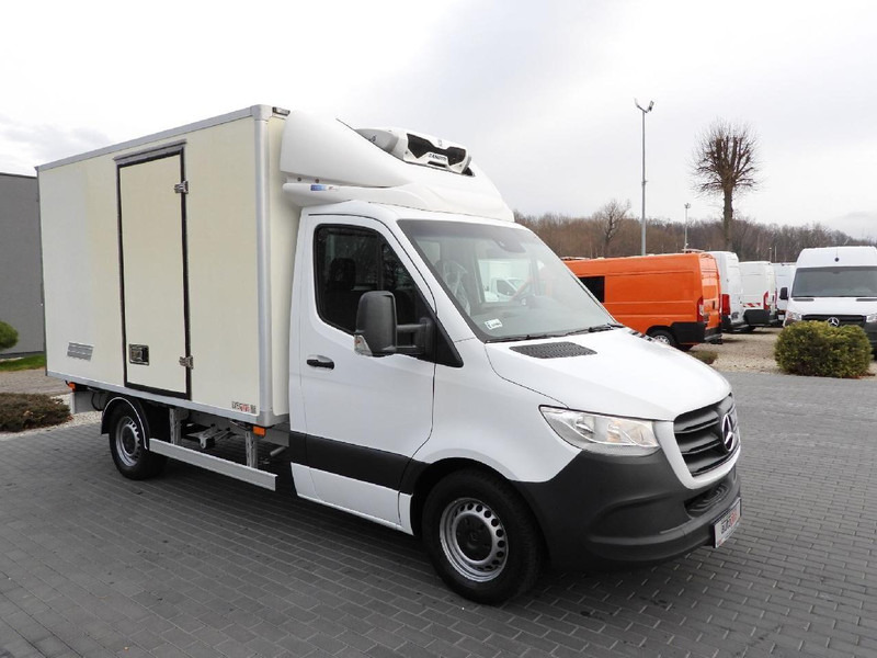 Mercedes-Benz SPRINTER 314 CHŁODNIA KONTENER -1*C TEMPOMAT NAWIGACJA KLIMATYZA - Kylbil: bild 4 Mercedes-Benz SPRINTER 314 CHŁODNIA KONTENER -1*C TEMPOMAT NAWIGACJA KLIMATYZA - Kylbil: bild 4
