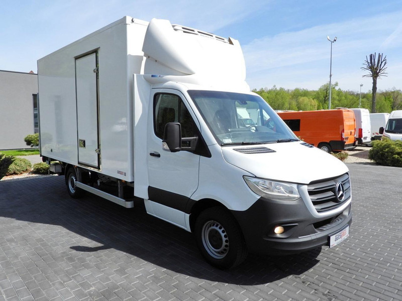 Mercedes-Benz SPRINTER 316 CHŁODNIA KONTENER 0*C WINDA 8 PALET TEMPOMAT PNEUMA - Kylbil lastbil: bild 4 Mercedes-Benz SPRINTER 316 CHŁODNIA KONTENER 0*C WINDA 8 PALET TEMPOMAT PNEUMA - Kylbil lastbil: bild 4