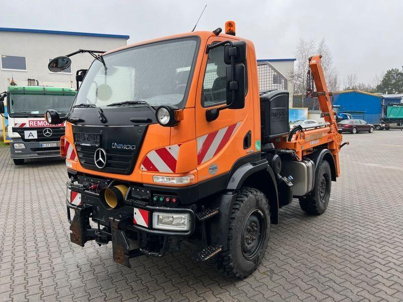 Mercedes-Benz Unimog U 20 4x4 Skip loader - Liftdumper lastbil: bild 3 Mercedes-Benz Unimog U 20 4x4 Skip loader - Liftdumper lastbil: bild 3