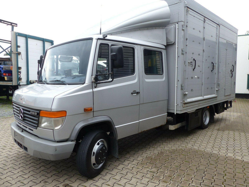 Mercedes-Benz Vario 818 Doka horse transporter + Tail lift - Hästbuss: bild 1 Mercedes-Benz Vario 818 Doka horse transporter + Tail lift - Hästbuss: bild 1