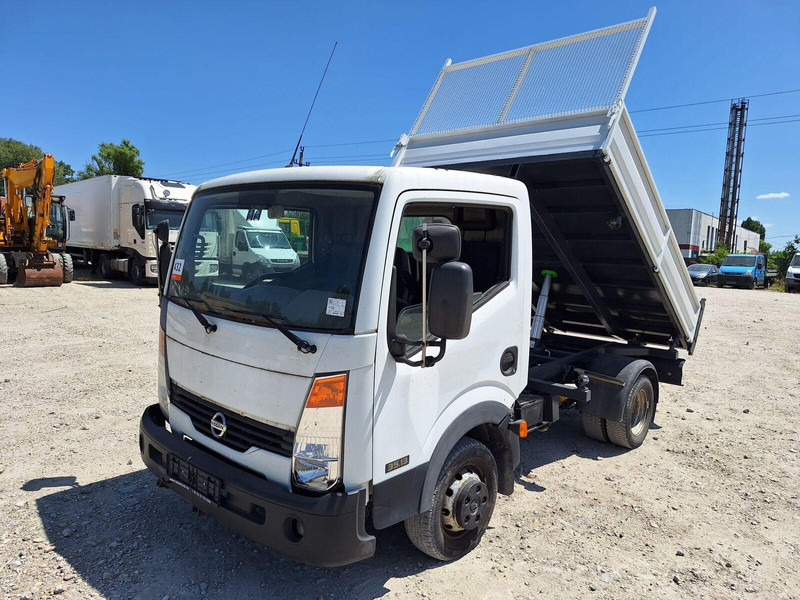 Nissan Cabstar 2,5 TDi - 3 sided Tipper - Transportbil med tippflak: bild 2 Nissan Cabstar 2,5 TDi - 3 sided Tipper - Transportbil med tippflak: bild 2