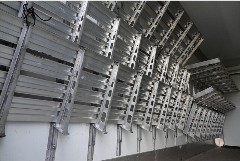 Kylbil lastbil Renault D 16 260 / CHŁODNIA - 6,8 M / MULTITEMPERATURA / CARRIER SUPRA 8: bild 17 Kylbil lastbil Renault D 16 260 / CHŁODNIA - 6,8 M / MULTITEMPERATURA / CARRIER SUPRA 8: bild 17