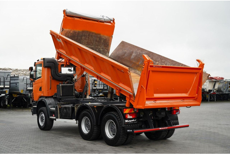 Scania G 440 / 6x6 / WYWROTKA TRZY-STRONNA / 2X HYDROBURTA / BOARDMATIC - Tippbil lastbil: bild 4 Scania G 440 / 6x6 / WYWROTKA TRZY-STRONNA / 2X HYDROBURTA / BOARDMATIC - Tippbil lastbil: bild 4