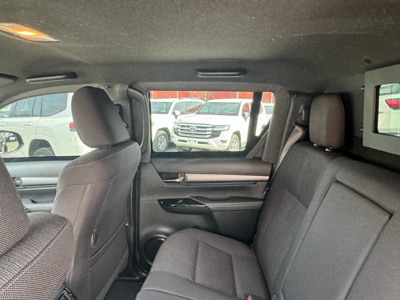 SUV Toyota Hilux Armored SUV: bild 11