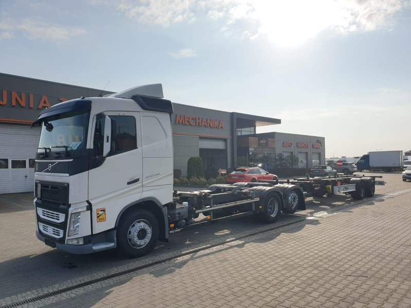 Volvo FH 460 EURO 6 BDF SWAP CHASSIS + TRAILER FLIEGL TWP180 - Chassi lastbil: bild 1 Volvo FH 460 EURO 6 BDF SWAP CHASSIS + TRAILER FLIEGL TWP180 - Chassi lastbil: bild 1