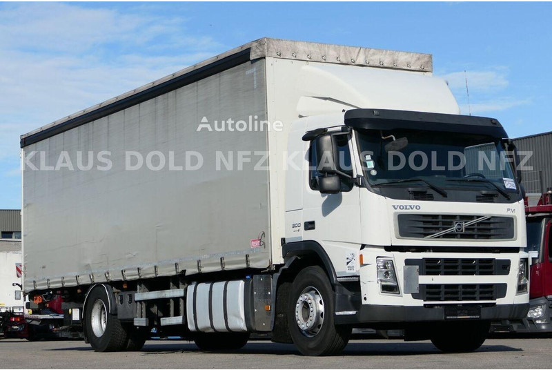 Volvo FM 300 - Curtian side truck - Kapellbil: bild 2 Volvo FM 300 - Curtian side truck - Kapellbil: bild 2
