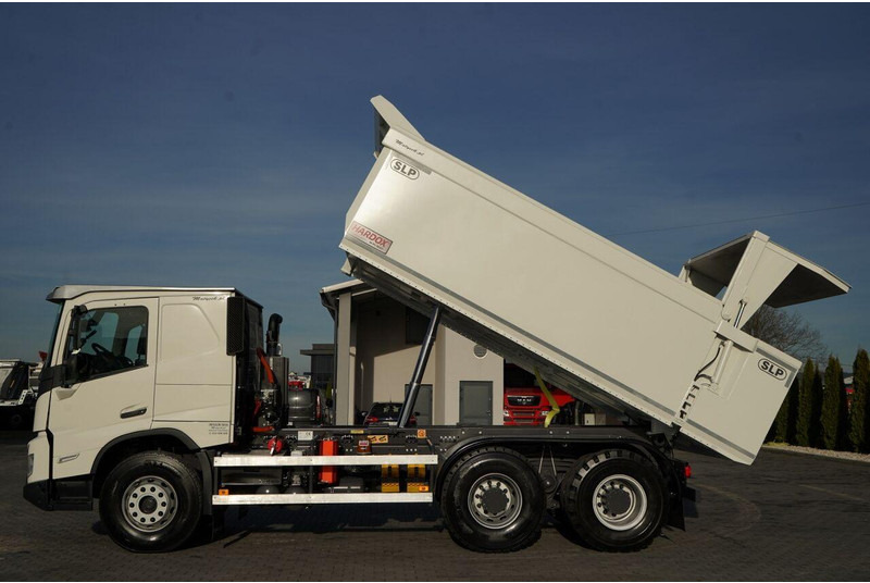 Volvo FMX 550 / 6x4 / WYWROTKA / WOZIDŁO / HARDOX / HYDRAULICZNA KLAPA - Tippbil lastbil: bild 2 Volvo FMX 550 / 6x4 / WYWROTKA / WOZIDŁO / HARDOX / HYDRAULICZNA KLAPA - Tippbil lastbil: bild 2