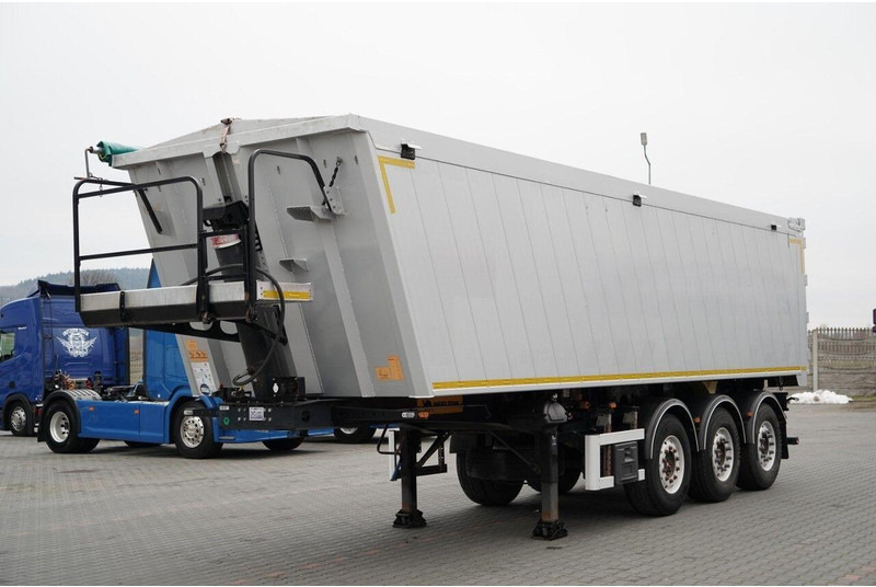 Wielton WYWROTKA / 41 M3 / ALUMINIOWA / 2x OŚ PODNOSZONA / OSIE SAF / A - Tippbil semitrailer: bild 1 Wielton WYWROTKA / 41 M3 / ALUMINIOWA / 2x OŚ PODNOSZONA / OSIE SAF / A - Tippbil semitrailer: bild 1