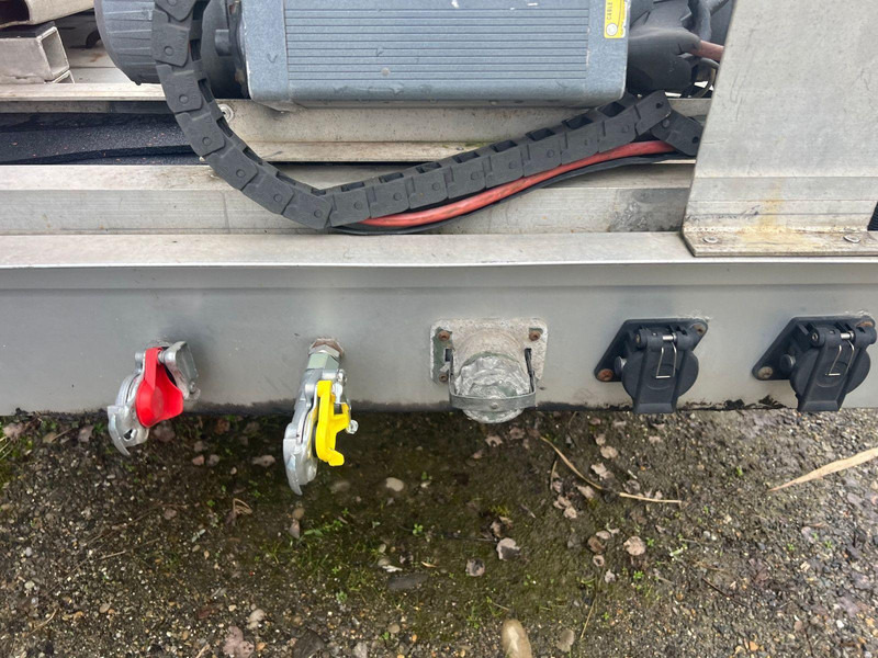 Fgs for 2 cars + winch - Biltransportbil semitrailer: bild 4 Fgs for 2 cars + winch - Biltransportbil semitrailer: bild 4