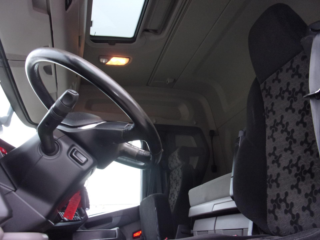 SCANIA R 410 A4x2NA - Dragbil: bild 2 SCANIA R 410 A4x2NA - Dragbil: bild 2