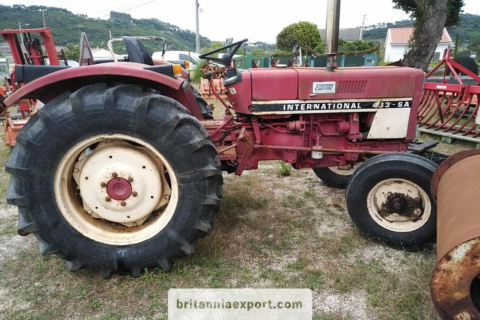 INTERNATIONAL 433 SA Farm Tractor | 2.5L Diesel | 4x2 | Brand New Tyres - Traktor: bild 3 INTERNATIONAL 433 SA Farm Tractor | 2.5L Diesel | 4x2 | Brand New Tyres - Traktor: bild 3