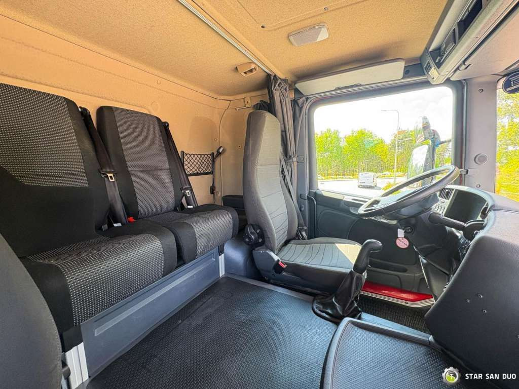 Scania  D 320 FIRE BRIGADE Tank 12,000 Litres - Lastbil: bild 4 Scania  D 320 FIRE BRIGADE Tank 12,000 Litres - Lastbil: bild 4