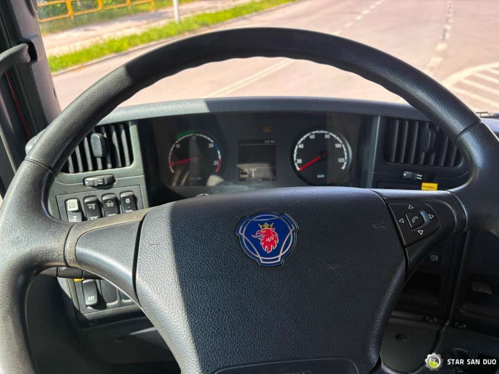 Scania  D 320 FIRE BRIGADE Tank 12,000 Litres - Lastbil: bild 5 Scania  D 320 FIRE BRIGADE Tank 12,000 Litres - Lastbil: bild 5