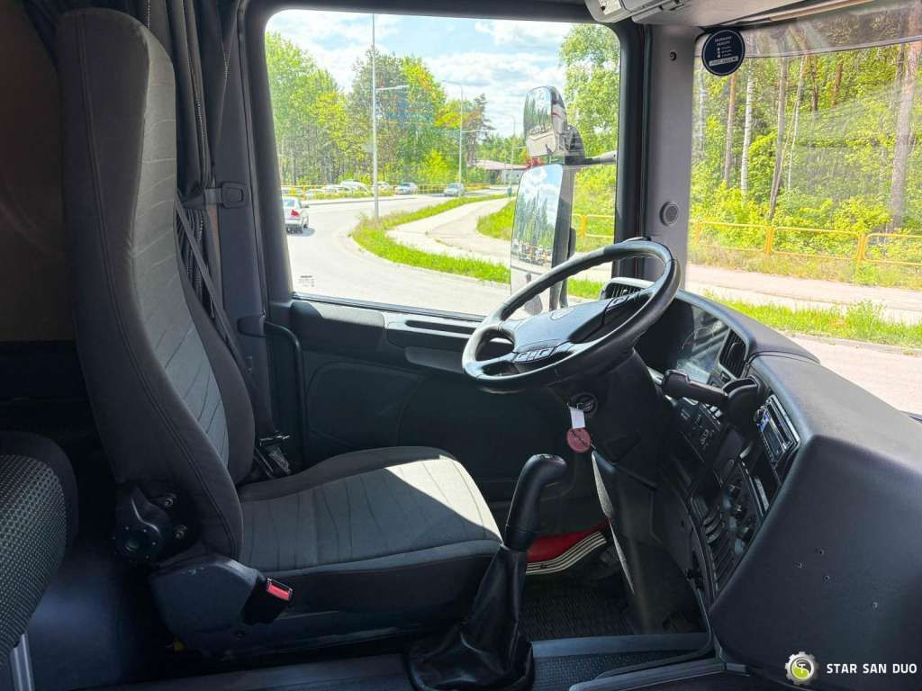 Scania  D 320 FIRE BRIGADE Tank 12,000 Litres - Lastbil: bild 3 Scania  D 320 FIRE BRIGADE Tank 12,000 Litres - Lastbil: bild 3