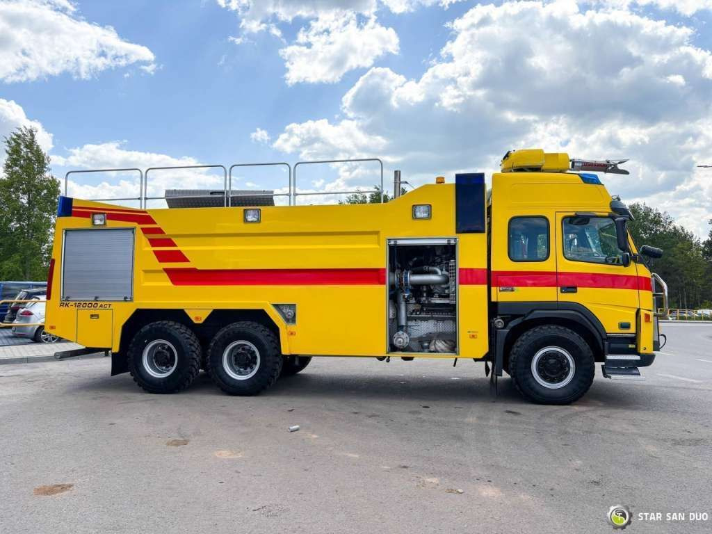Volvo FM 460 6x6 Rosenbauer Fire Truck LSP Water Tank - Lastbil: bild 3 Volvo FM 460 6x6 Rosenbauer Fire Truck LSP Water Tank - Lastbil: bild 3