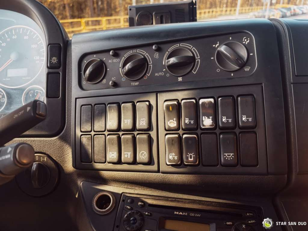 Kranbil MAN  TGA 18.440 6x2 FASSI F 210 A.24  Crane Rotator: bild 19