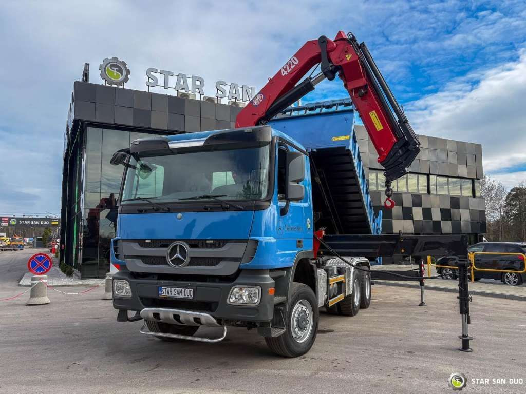 Mercedes-Benz  ACTROS 3341 6x6 HMF 4220 K4 CRANE KIPPER - Kranbil: bild 2 Mercedes-Benz  ACTROS 3341 6x6 HMF 4220 K4 CRANE KIPPER - Kranbil: bild 2