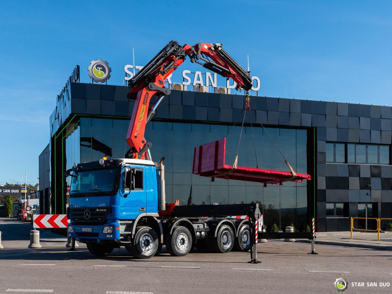 - Kranbil: bild 1 - Kranbil: bild 1