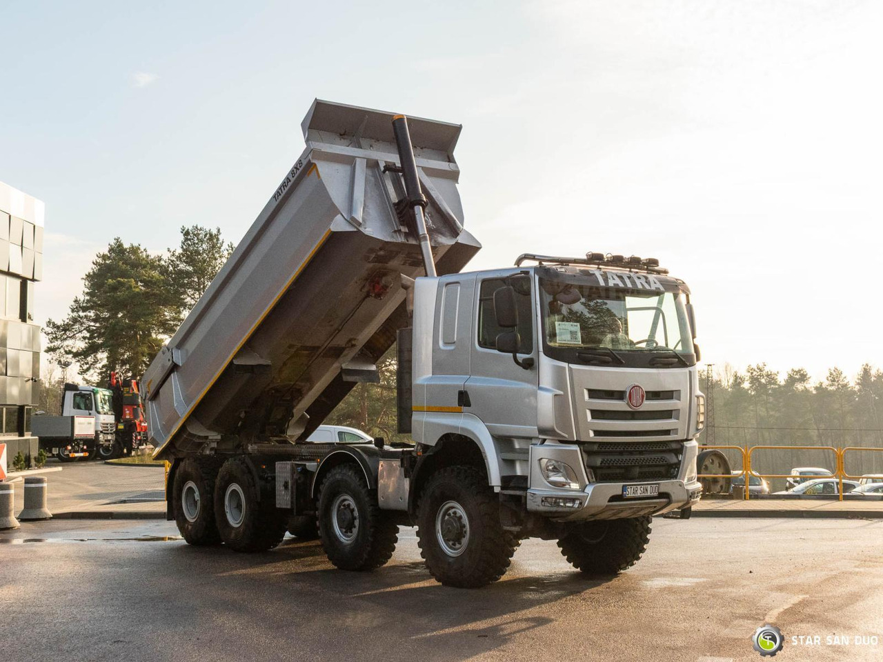 - Tippbil lastbil: bild 2 - Tippbil lastbil: bild 2